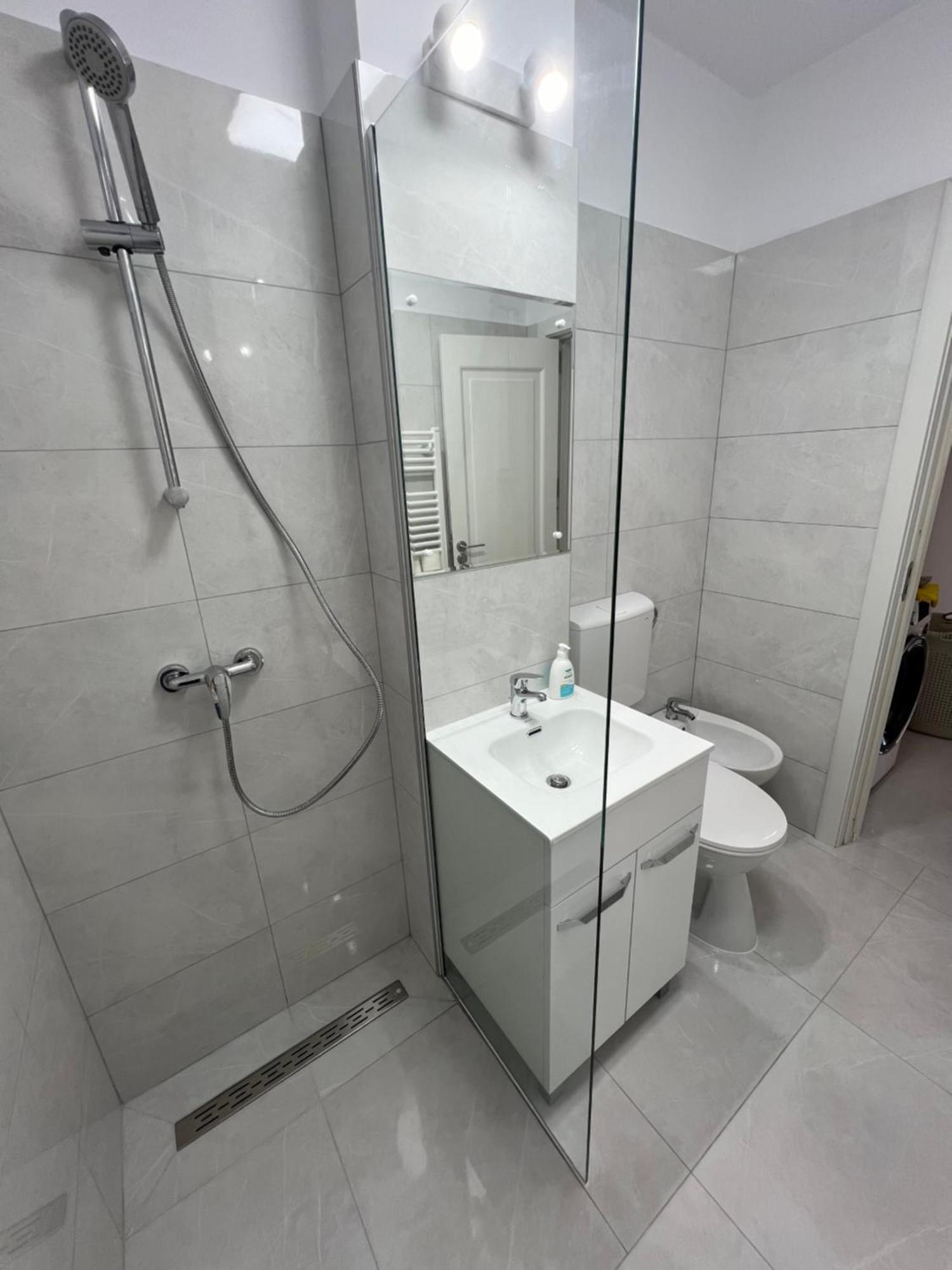 Apartament Centru Ramnicu Valcea Exterior foto